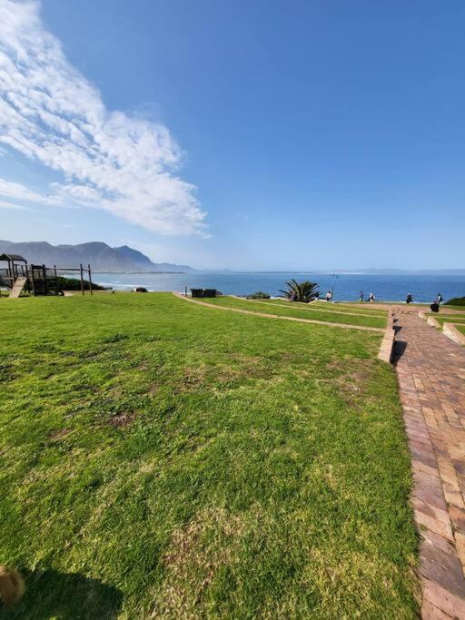 *Self-Check In - Whale Watching Paradise -Central* Hermanus Eksteriør bilde